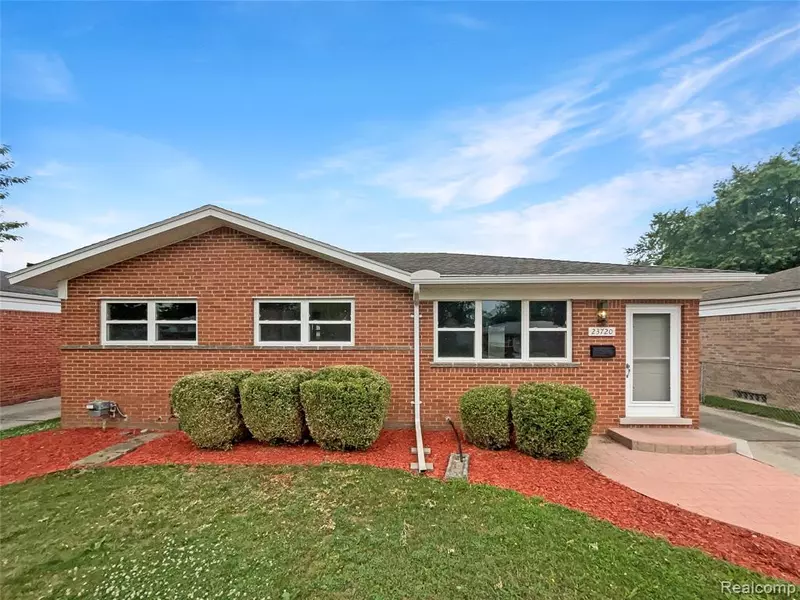 23720 Glenbrook Street, Saint Clair Shores, MI 48082