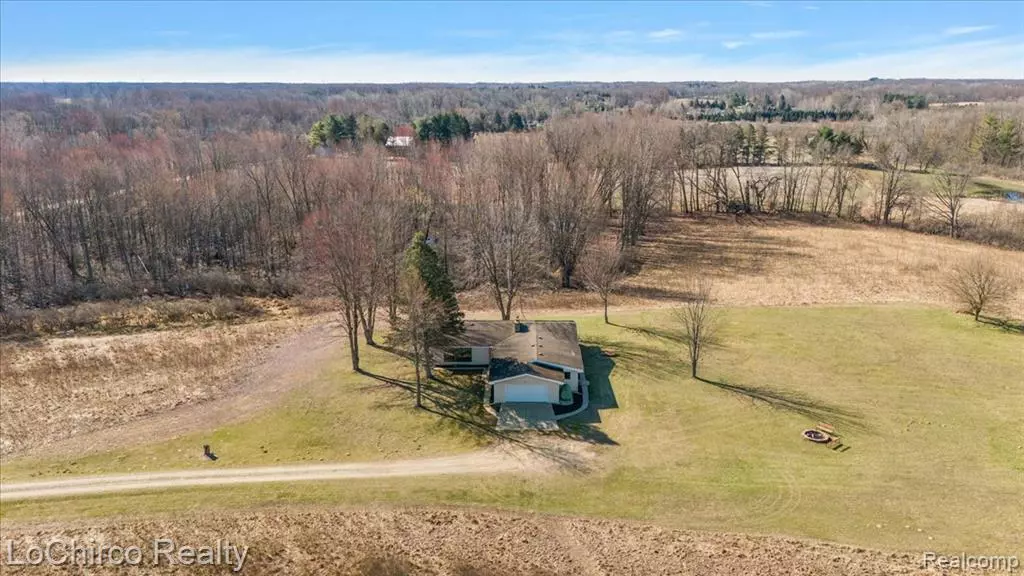 8603 N OWOSSO Road, Fowlerville, MI 48836