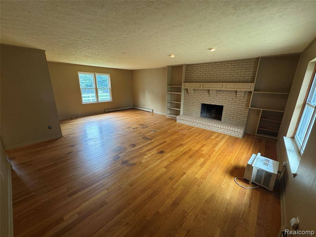 South Lyon, MI 48178,24499 Martindale Road