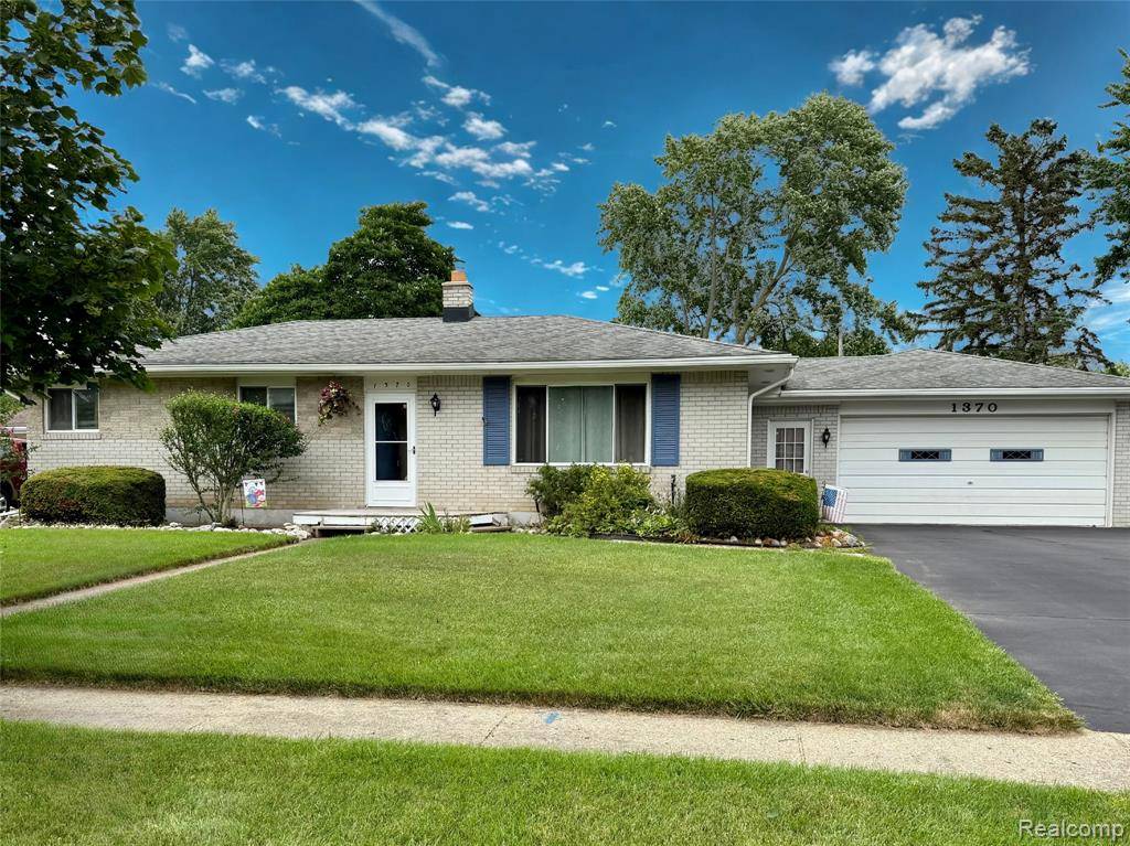 1370 Dundee Drive, Waterford, MI 48327