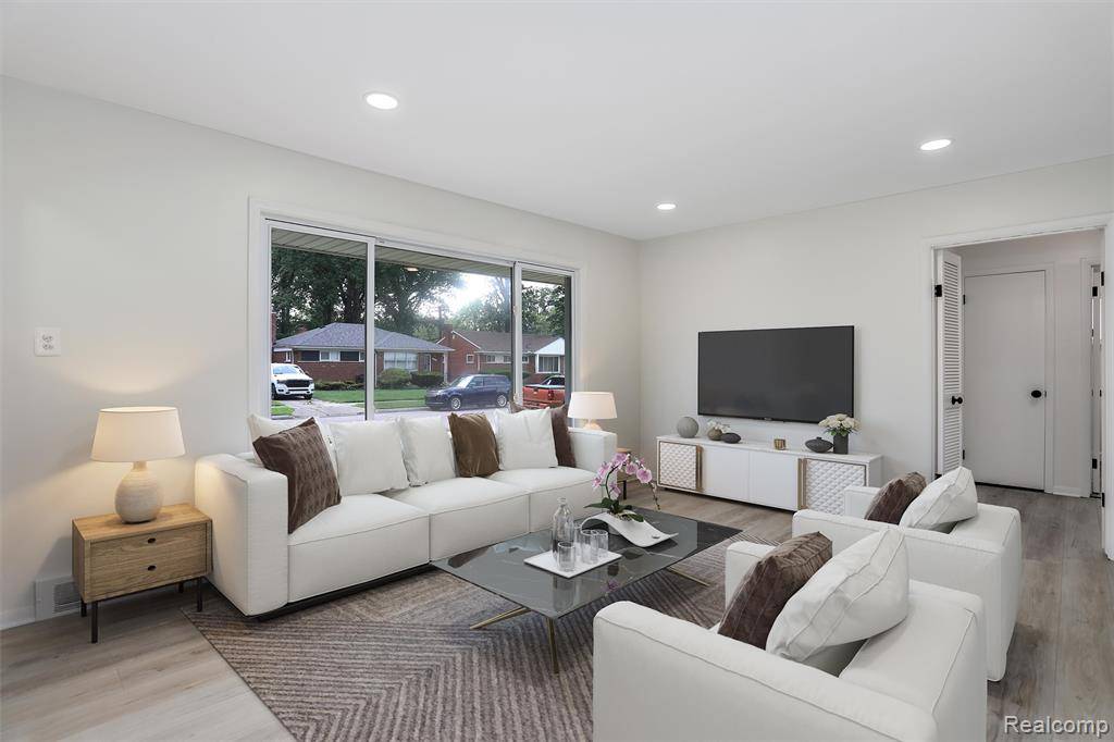 Oak Park, MI 48237,21710 Whitmore Street