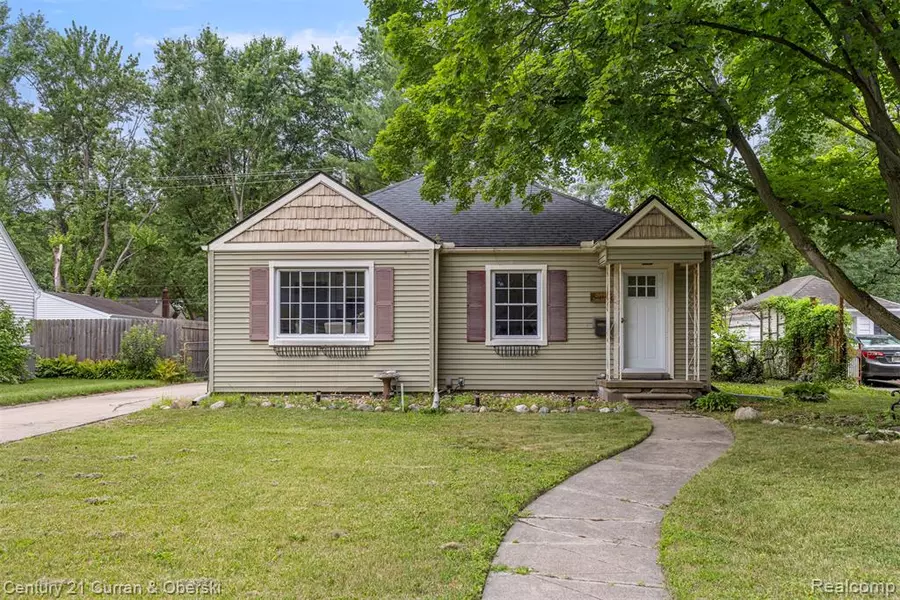 2699 Thomas Avenue, Berkley, MI 48072