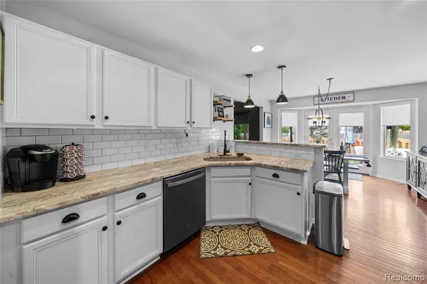 Macomb, MI 48044,46173 Rocker Drive