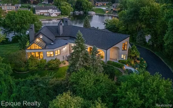 Commerce Twp, MI 48382,4912 Oakwood Court