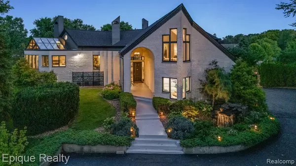 Commerce Twp, MI 48382,4912 Oakwood Court