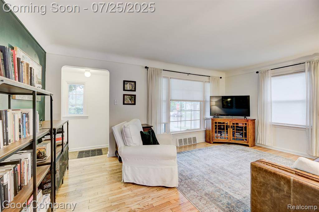 Oak Park, MI 48237,8560 Roseland Court