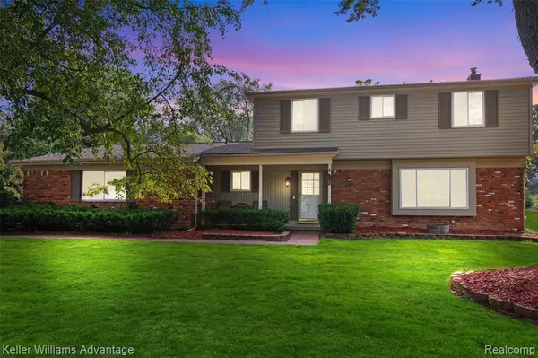 38087 Connaught Drive, Farmington, MI 48335