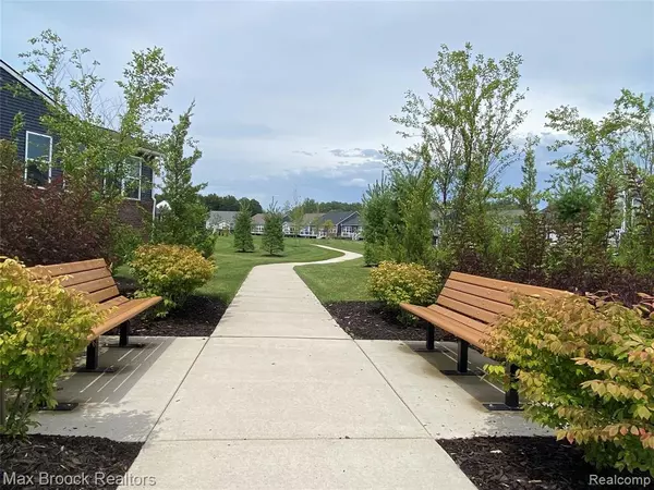 New Hudson, MI 48165,30153 TURTLE CREEK CIRCLE