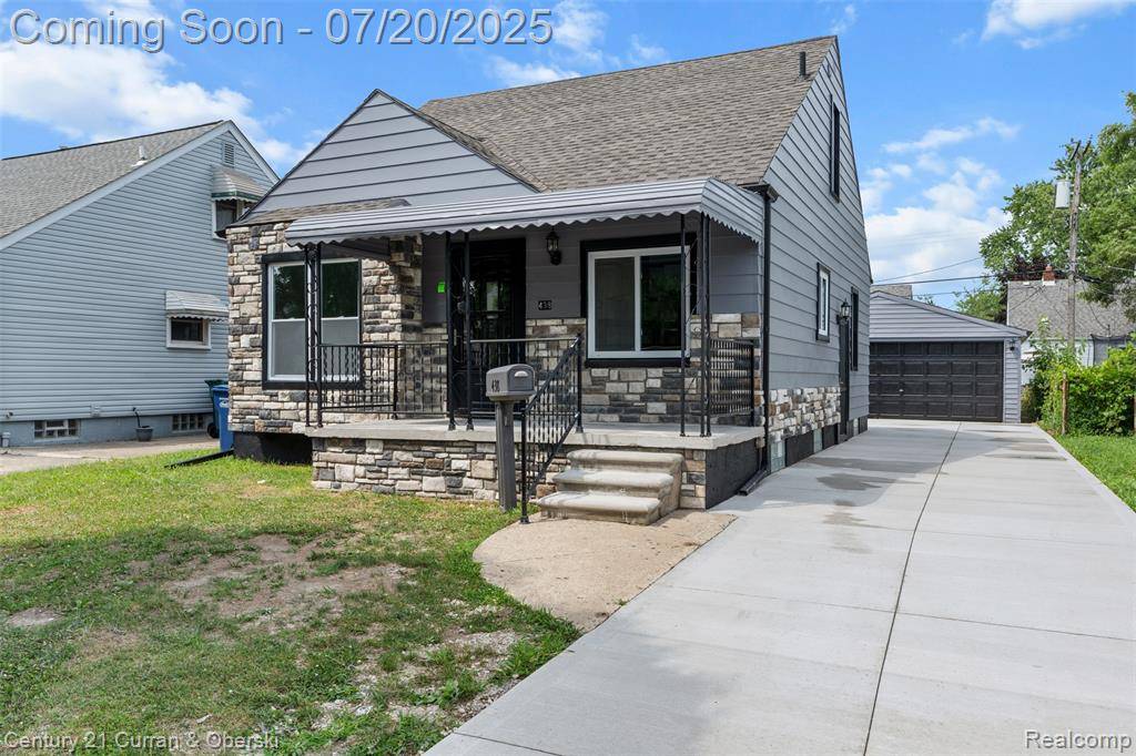 Southgate, MI 48146,438 Mayflower Avenue