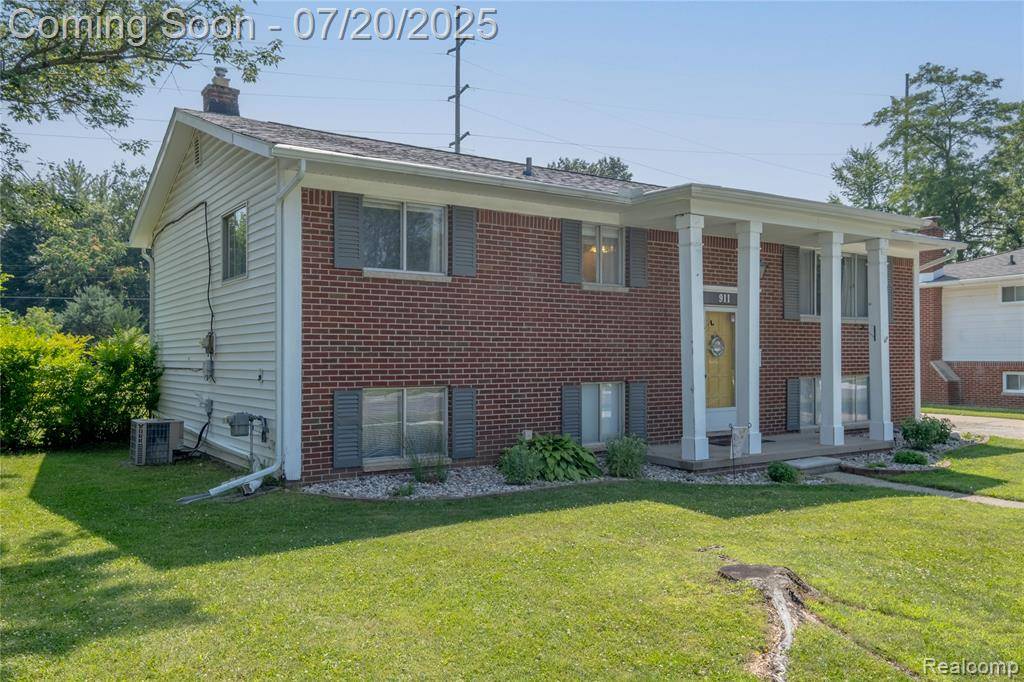 Fenton, MI 48430,911 Worchester Drive