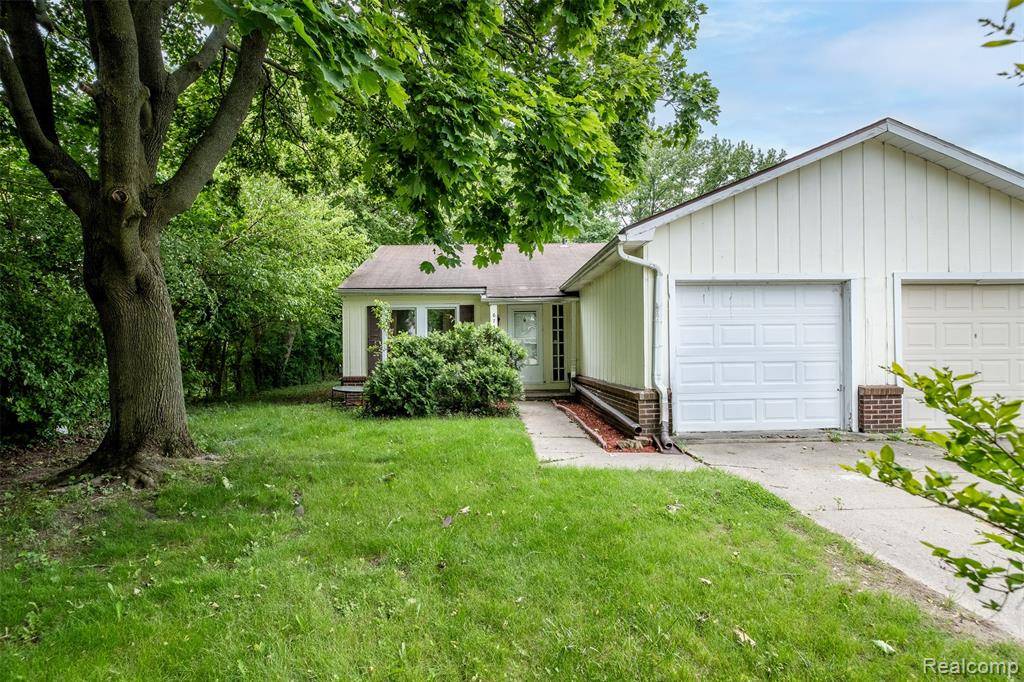 6733 ARDSLEY Drive, Canton, MI 48187