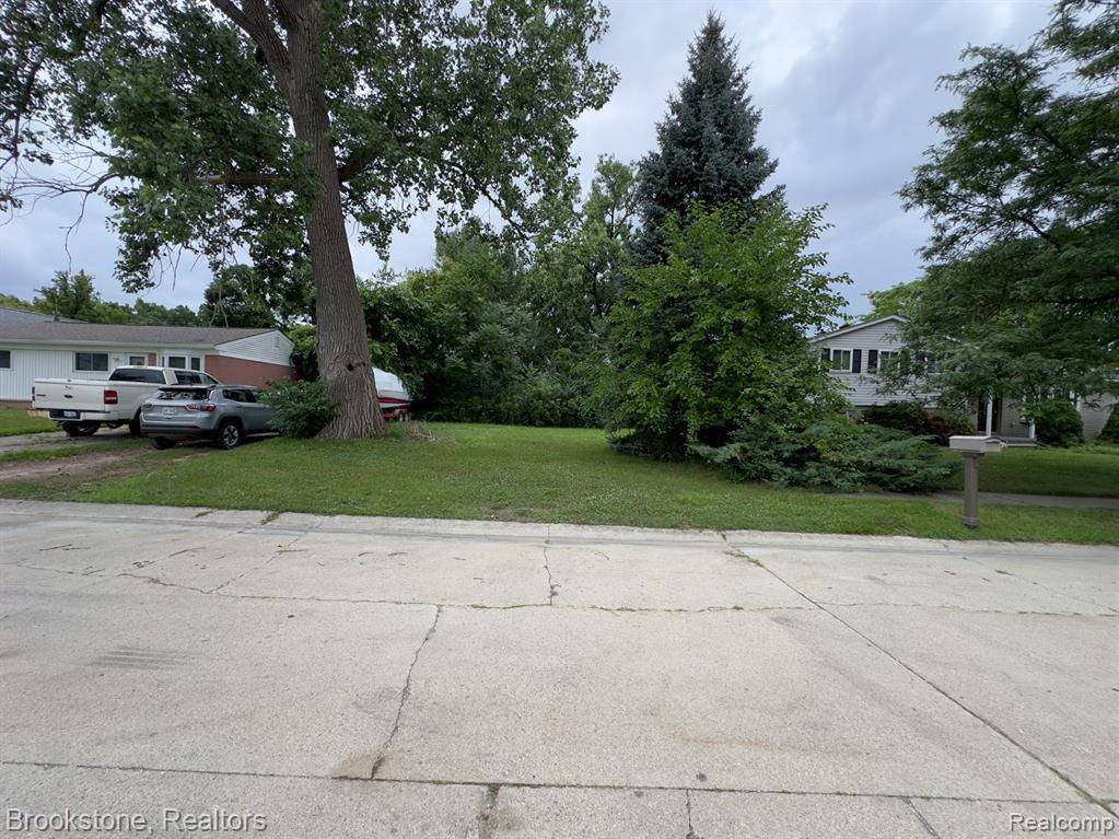 00 Maynard, Clinton Twp, MI 48035