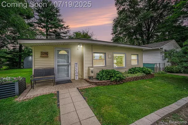 Pinckney, MI 48169,3290 Orchard