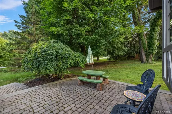 Rochester Hills, MI 48306,2700 Mohawk Lane