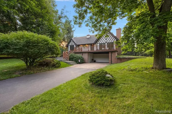 Rochester Hills, MI 48306,2700 Mohawk Lane