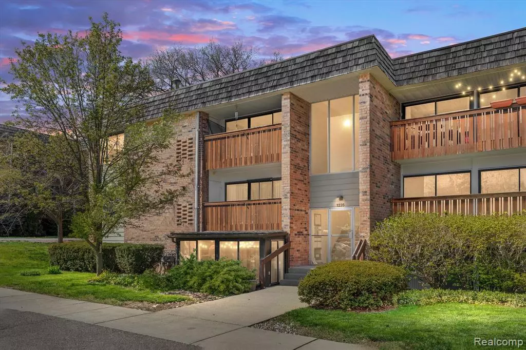 Ann Arbor, MI 48103,1235 S MAPLE Road