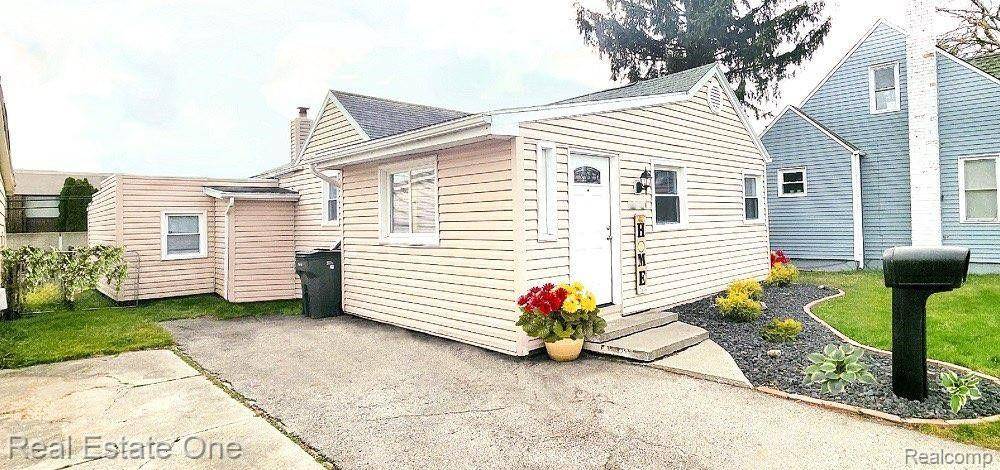 21218 WOODWARD Street, Clinton Twp, MI 48035