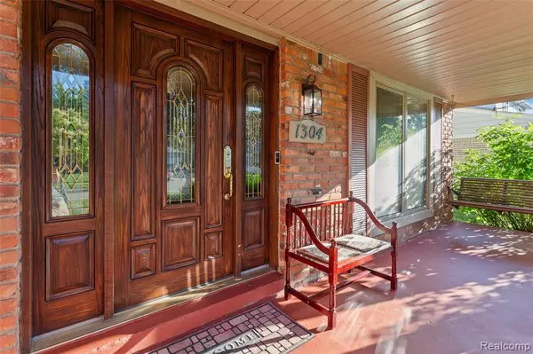1304 Player Dr Drive, Troy, MI 48085