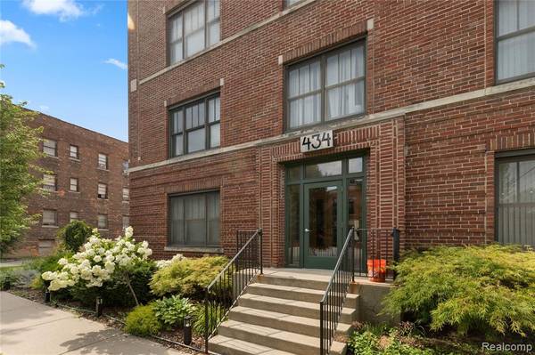 434 W Alexandrine Street, Detroit, MI 48201