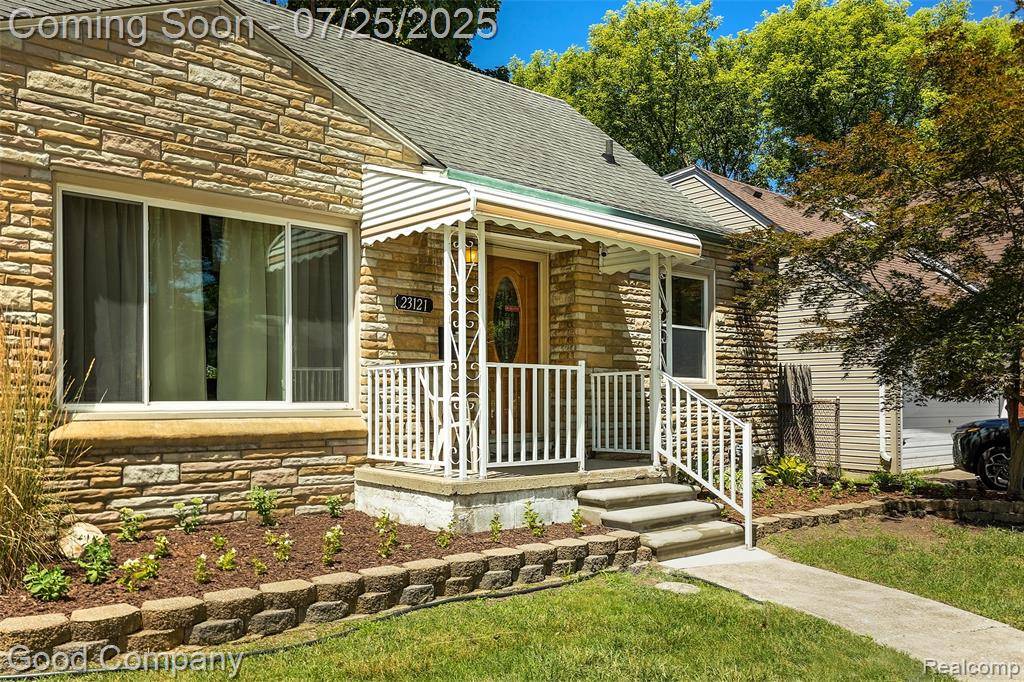 Oak Park, MI 48237,23121 Roanoke Avenue