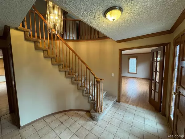 Farmington Hills, MI 48331,37486 Emerald Forest Drive