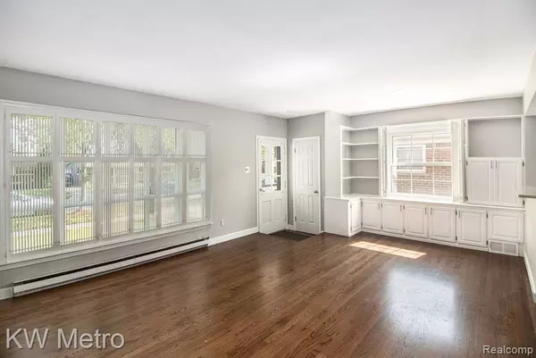 Saint Clair Shores, MI 48080,22948 Lingemann Street