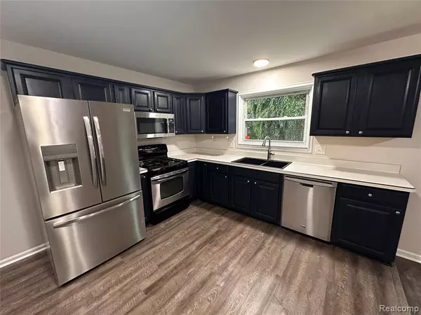 Sterling Heights, MI 48312,38382 Beecher Drive