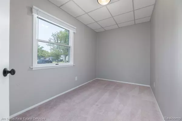 Harper Woods, MI 48225,20936 Ridgemont Road
