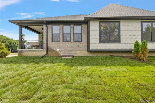 Rochester Hills, MI 48307,2016 Breckenridge Court