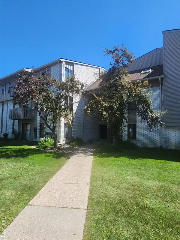 32013 W 12 Mile Road, Farmington Hills, MI 48334