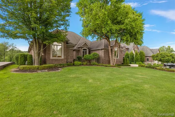 Washington, MI,61784 Bunker Hill Drive