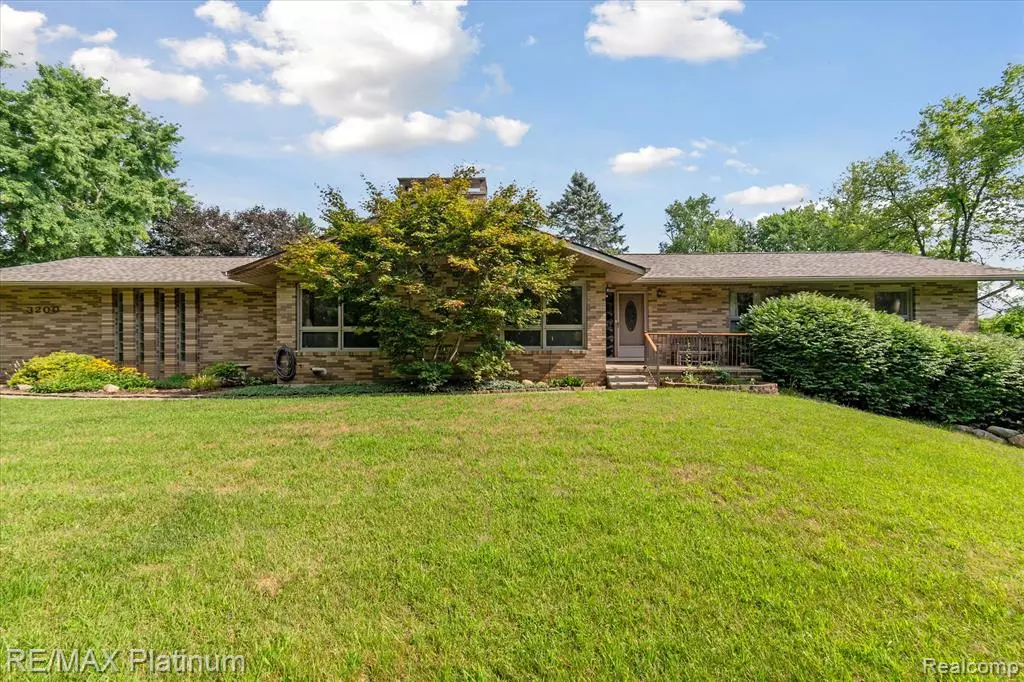 Pinckney, MI 48169,3200 Patterson Lake Road Road