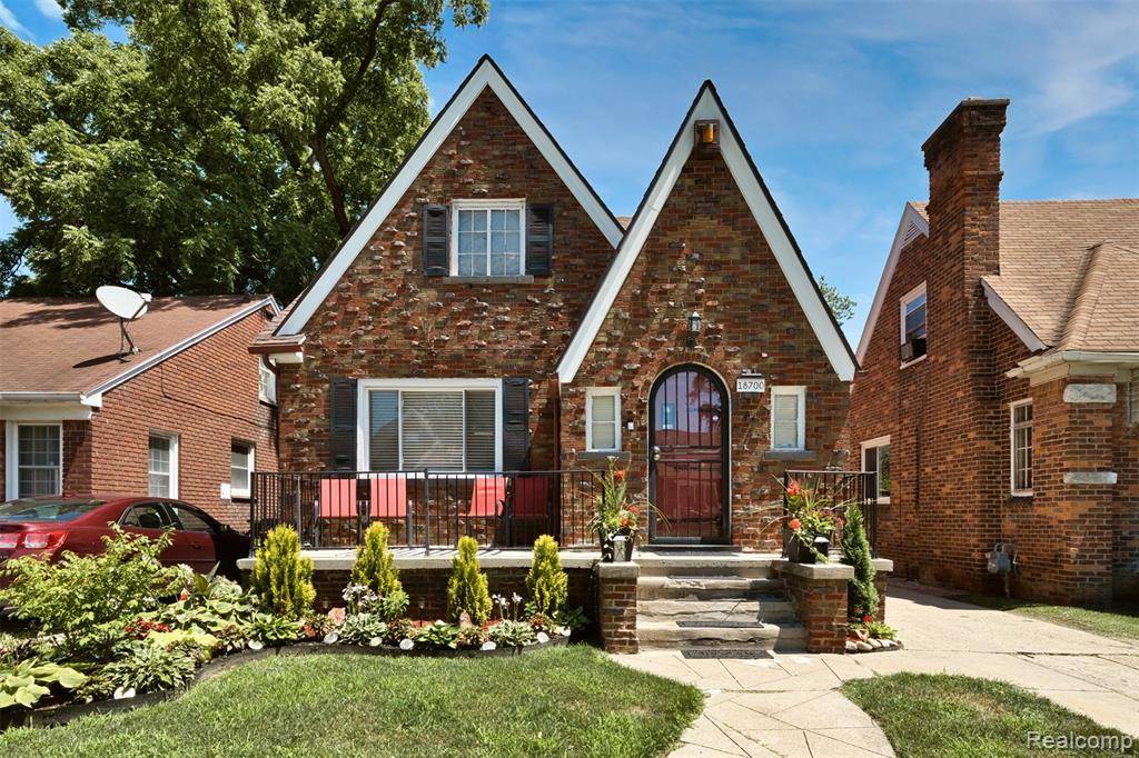 18700 San Juan Drive, Detroit, MI 48221