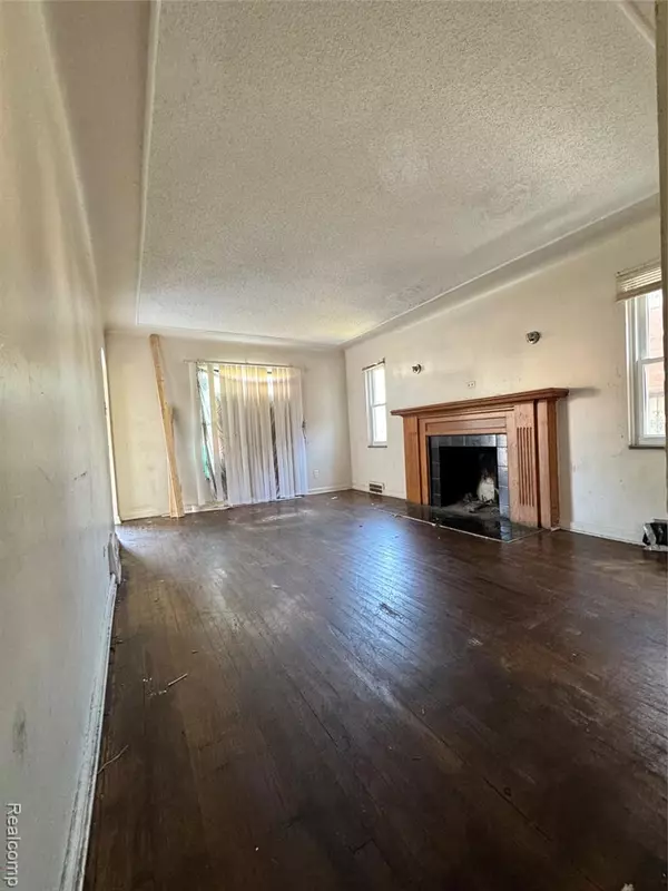 Detroit, MI 48235,16570 Tracey Street