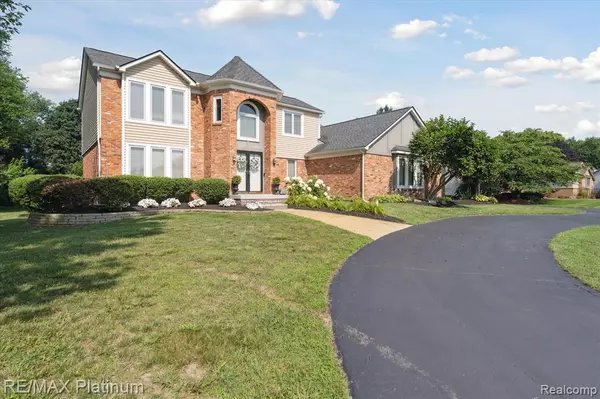 Howell, MI 48843,1743 W. View Trail