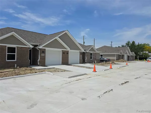 Roseville, MI 48066,18758 14 mile road Road