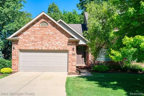 3130 Harbor Pointe Circle, Fenton, MI 48430