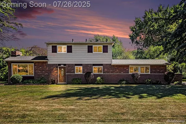 Bloomfield Hills, MI 48304,1310 Winchcombe Drive