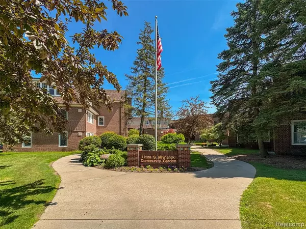 Farmington Hills, MI 48336,21425 Archwood Circle