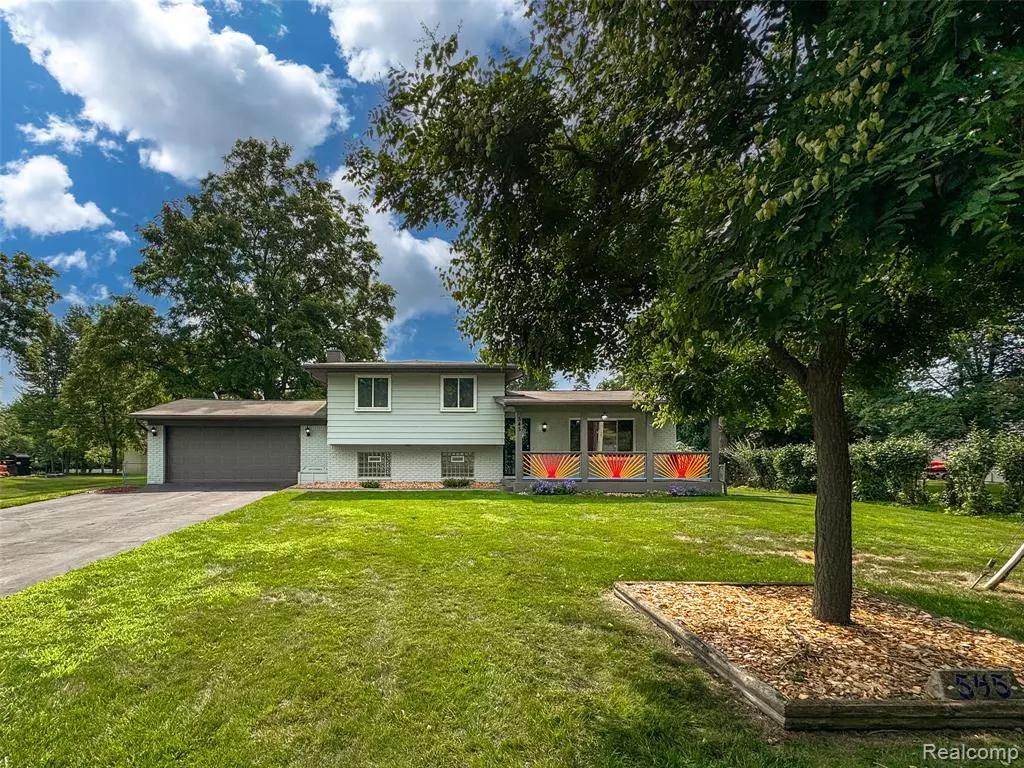 Waterford, MI 48327,545 Woodbridge Circle
