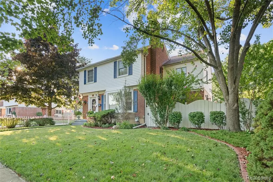 1540 Davis Street, Wyandotte, MI 48192