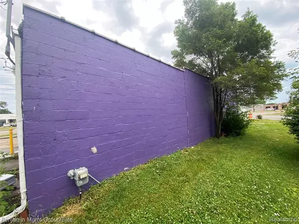 Eastpointe, MI 48021,24953 Gratiot Avenue