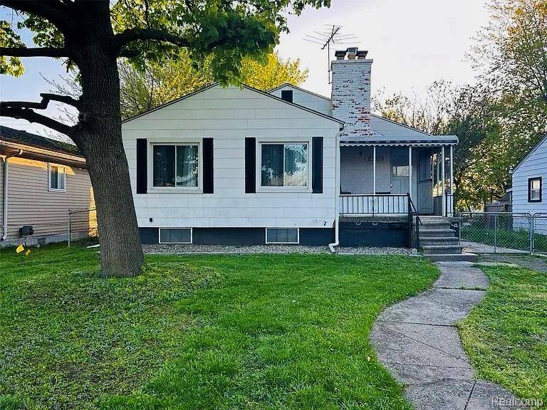 23329 Willard Avenue, Warren, MI 48089