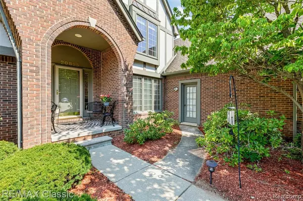 Novi, MI,20855 Chase Drive