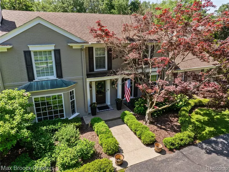 3365 Burning Bush Road, Bloomfield Hills, MI 48301