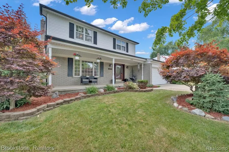 37738 Santa Anna Street, Roseville, MI 48036