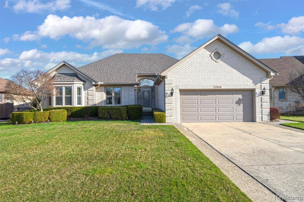 17443 BIRCH TREE Lane, Macomb, MI 48044
