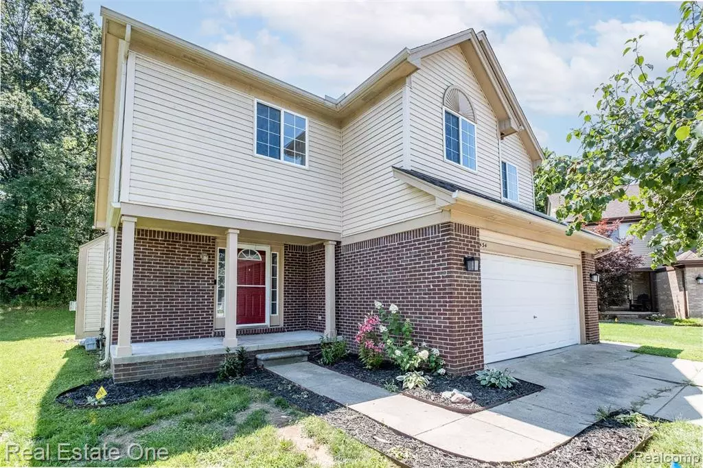 Lake Orion, MI 48362,434 Converse Court