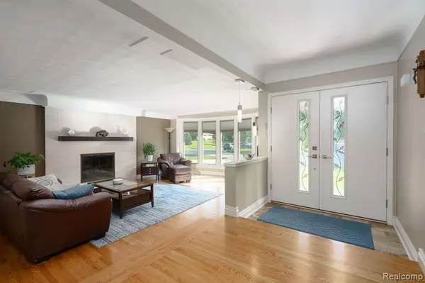 Rochester Hills, MI 48309,2063 Avoncrest Drive