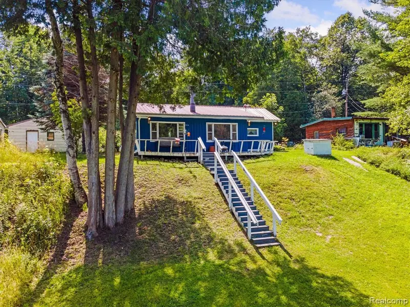 18376 Oxbow Drive, Barryton, MI 49305